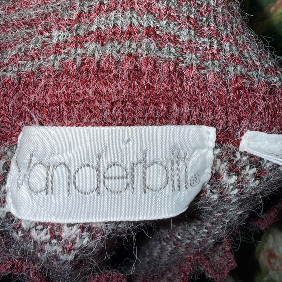 VANDERBILT Chic Burgundy Purple Red Ruffled Turtleneck Sweater - Picture 5 of 7